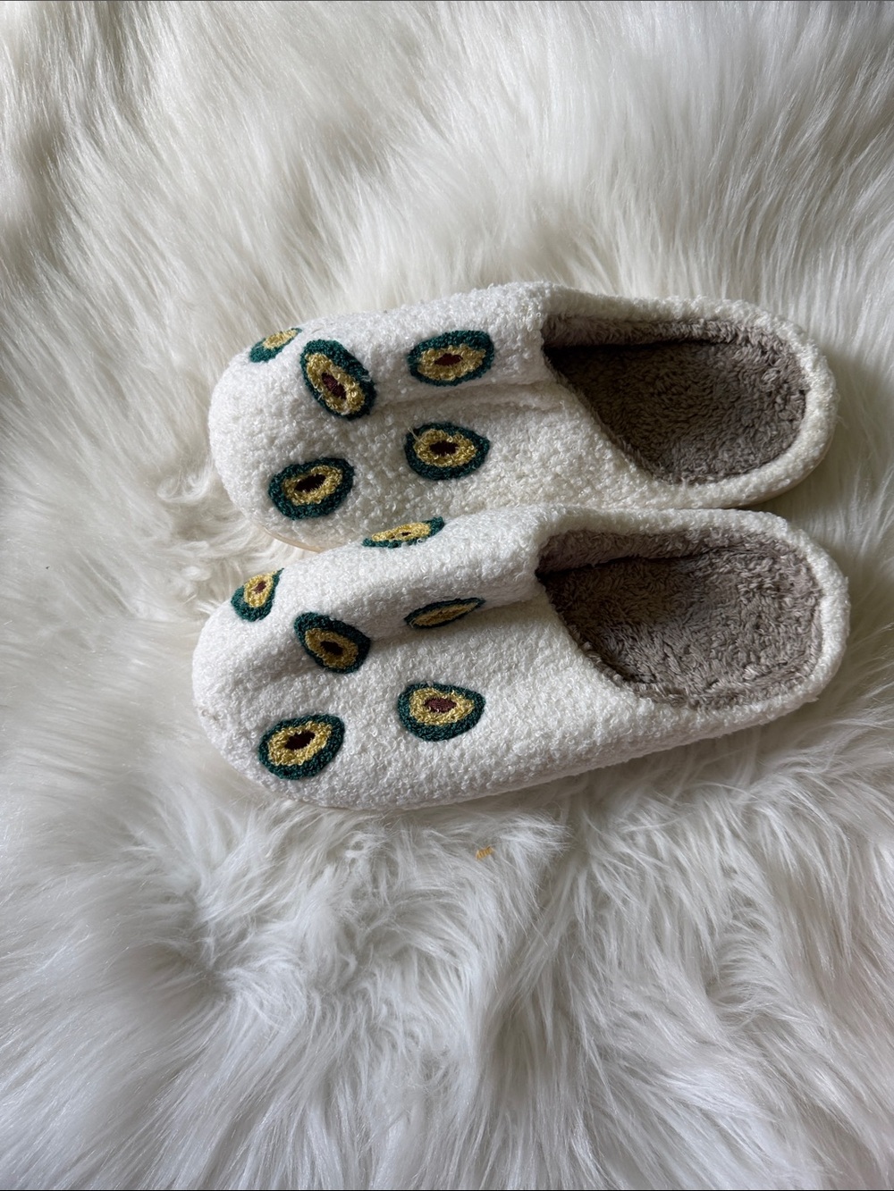 NWOT Avocado Embroidered Cozy Slippers - White